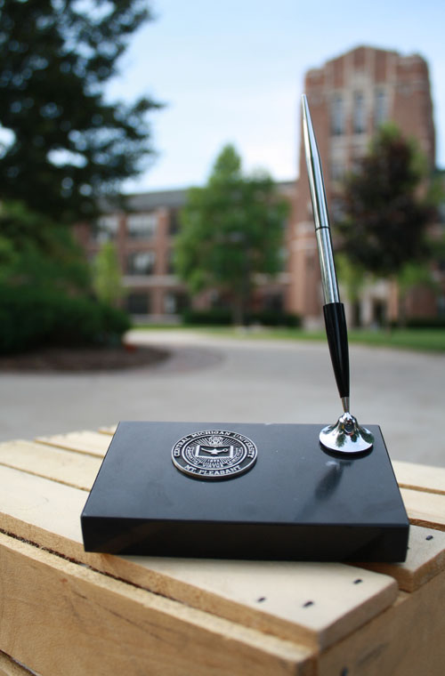 Black Marble Pen Desk Set With Pewter Seal On Top