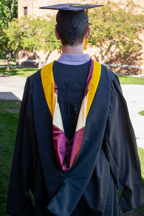 How Should a Graduation Gown Fit? – Sankofa Edition™