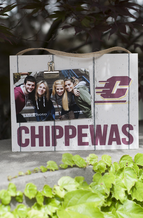 Action C CMU Chippewas Weathered-Look Clip-It Photo Frame (SKU 5025827730)