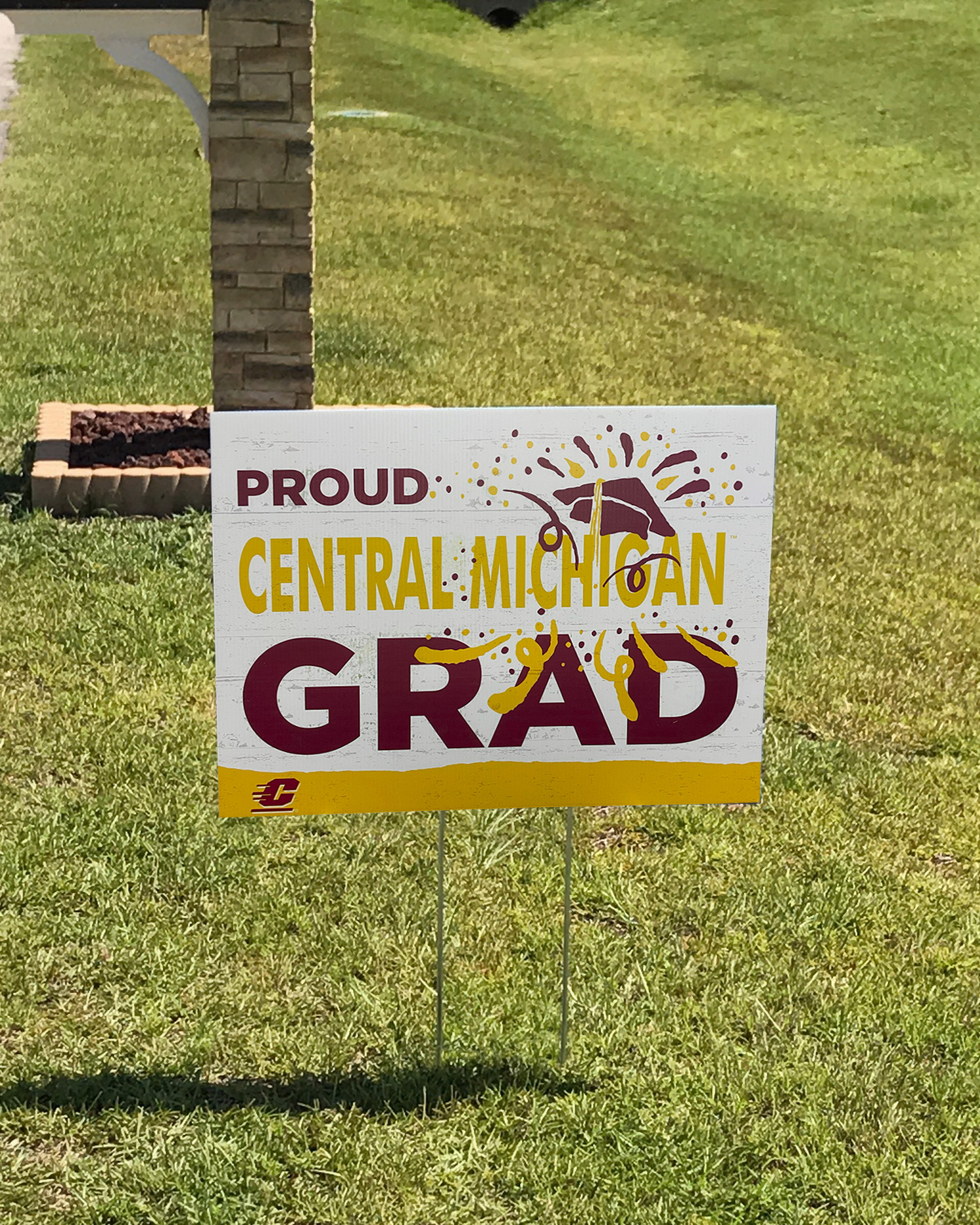 Proud Central Michigan Grad Yard Sign<br><brand></brand> (SKU 5051252298)