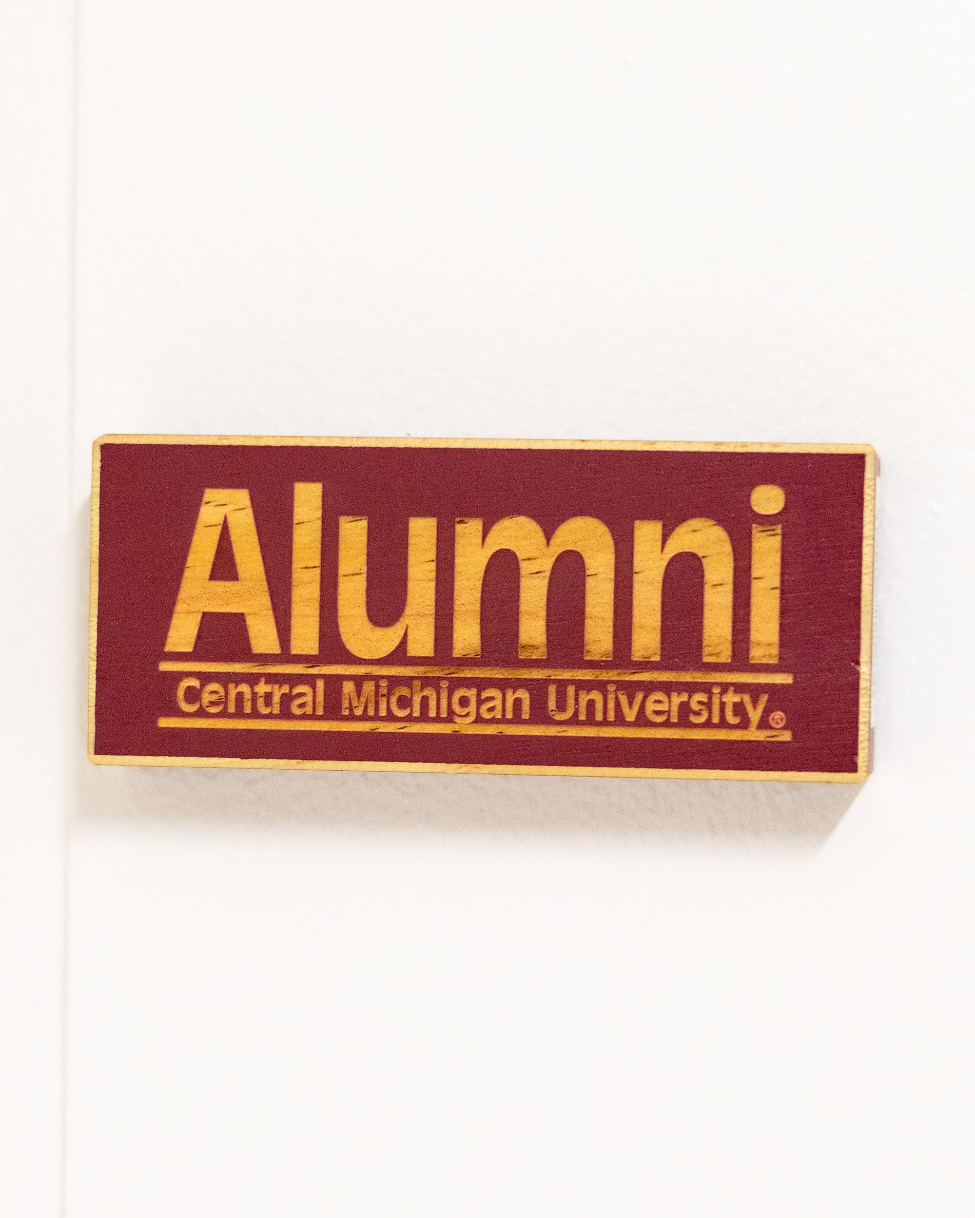 Central Michigan Alumni Maroon Wood Magnet (SKU 5051402198)
